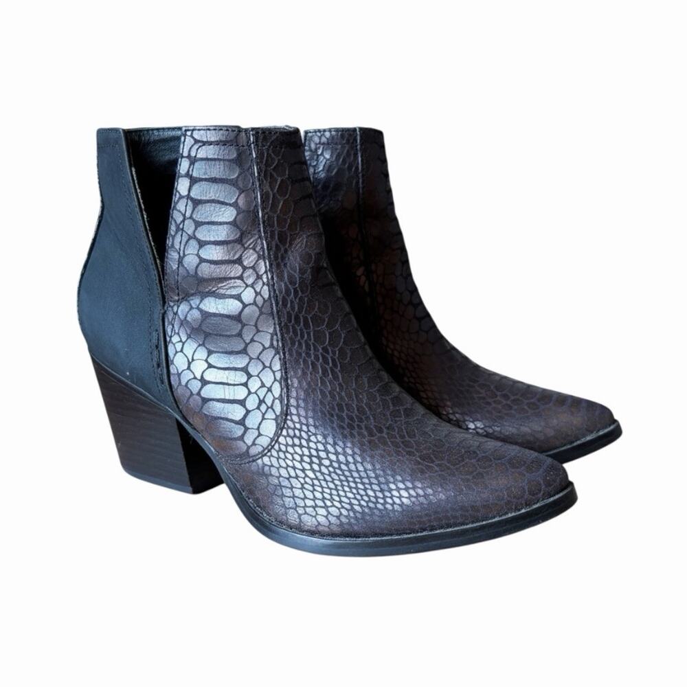 Laura Marano by Not Rated Tarim Ankle Booties Faux Snakeskin Black Sz 9